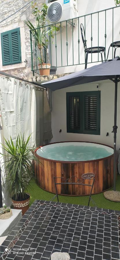 Villa Angie Old Town With Jacuzzi スプリト エクステリア 写真