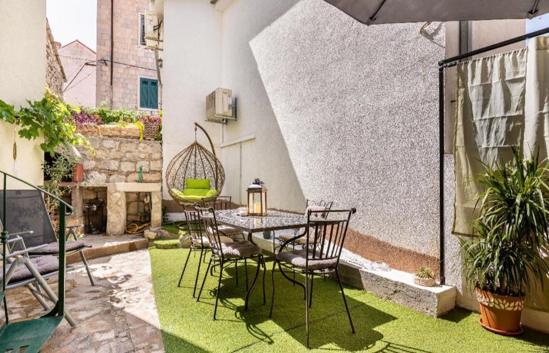 Villa Angie Old Town With Jacuzzi スプリト エクステリア 写真