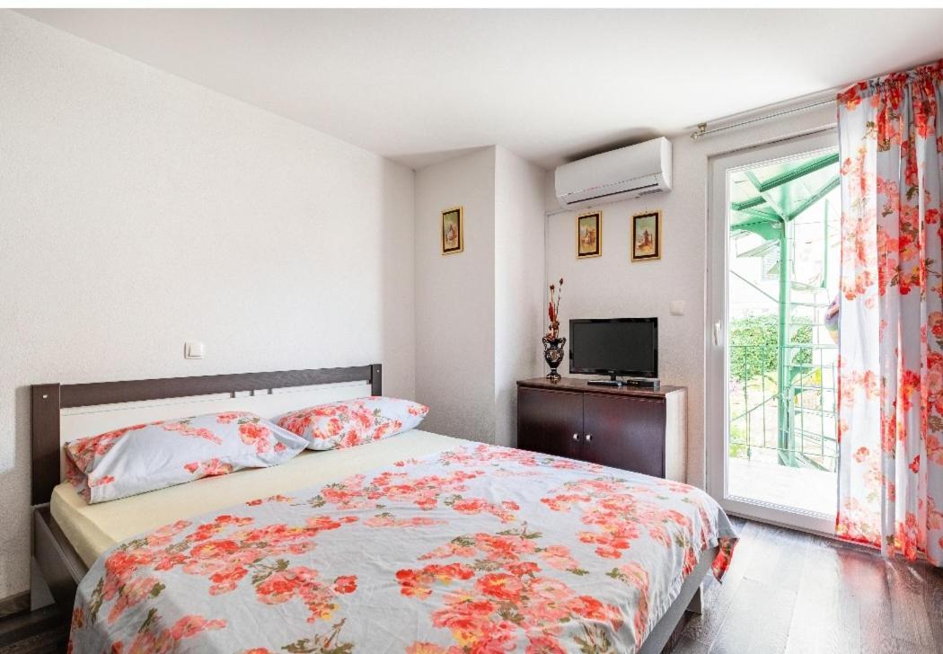 Villa Angie Old Town With Jacuzzi スプリト エクステリア 写真