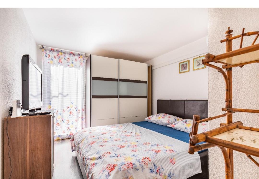 Villa Angie Old Town With Jacuzzi スプリト エクステリア 写真
